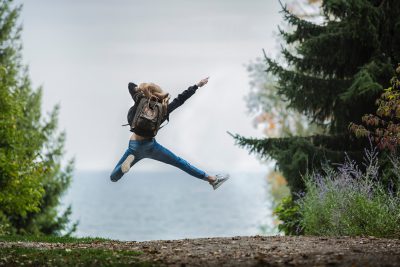backpack-blonde-hair-blur-214574